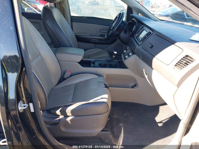 KIA SEDONA LX 2017 KNDMB5C15H6254258 Image 5