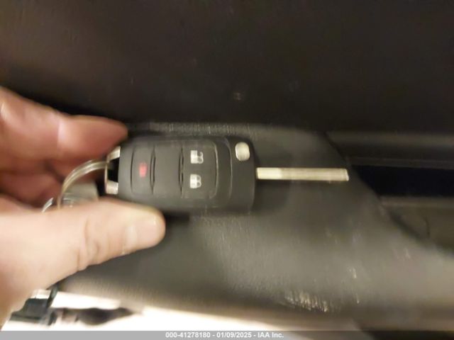 3GNCJKSB7JL352492 Chevrolet TRAX LS
