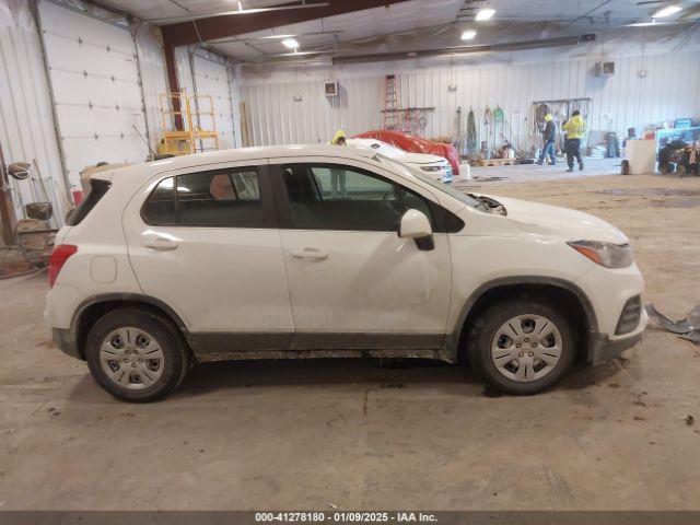 3GNCJKSB7JL352492 Chevrolet TRAX LS