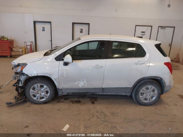 3GNCJKSB7JL352492 Chevrolet TRAX LS