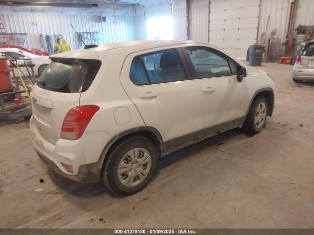 3GNCJKSB7JL352492 Chevrolet TRAX LS