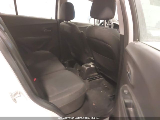 3GNCJKSB7JL352492 Chevrolet TRAX LS