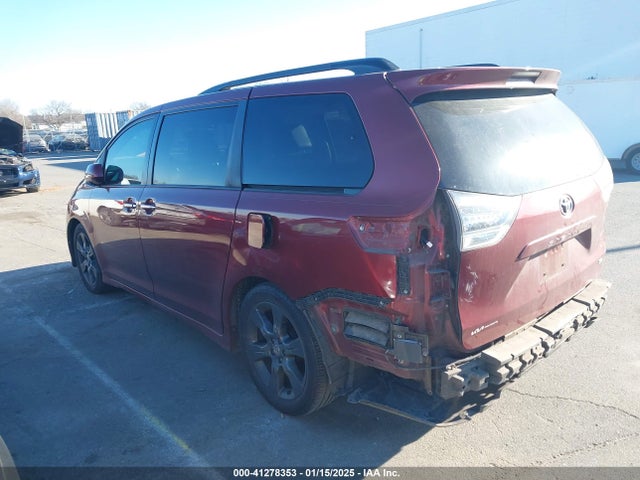 5TDXK3DC8GS716764 Toyota Sienna Se Premium 8 Passenger