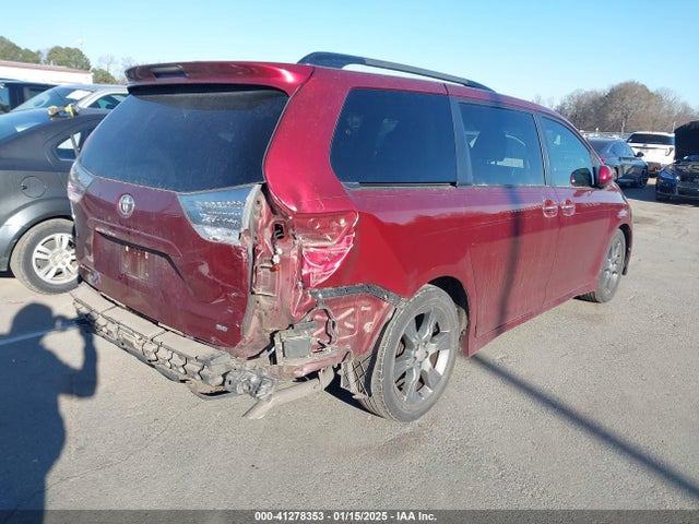 5TDXK3DC8GS716764 Toyota Sienna Se Premium 8 Passenger