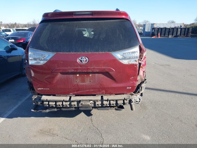 5TDXK3DC8GS716764 Toyota Sienna Se Premium 8 Passenger