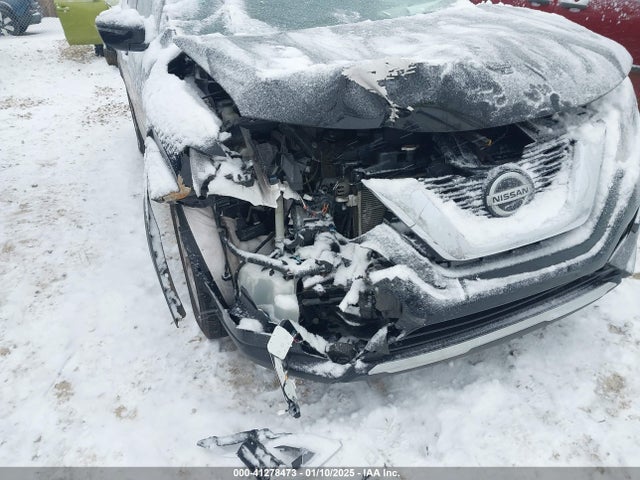 KNMAT2MV0JP576886 Nissan ROGUE SV