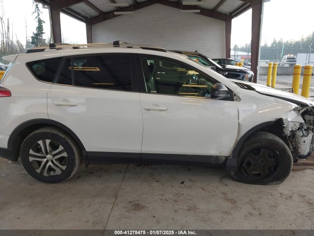 Toyota RAV4 LE 2016 JTMBFREV0GD190191 Image 14