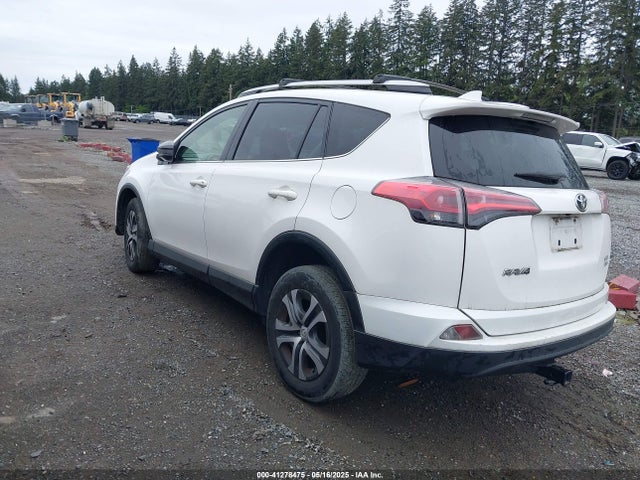 Toyota RAV4 LE 2016 JTMBFREV0GD190191 Image 3