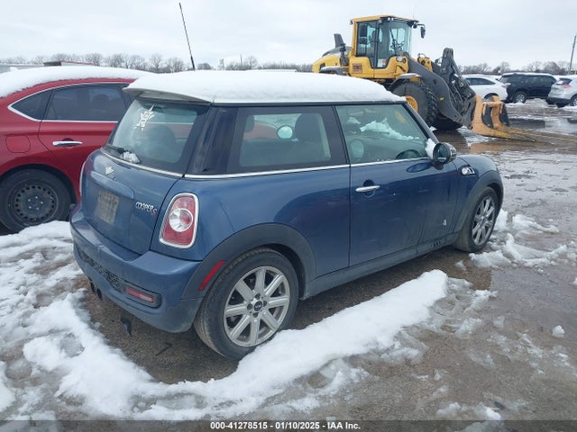 2011 MINI COOPER S WMWSV3C50BTY23321 Photo 3