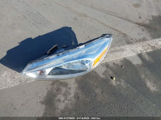1FADP3N28JL230352 Ford Focus Titanium