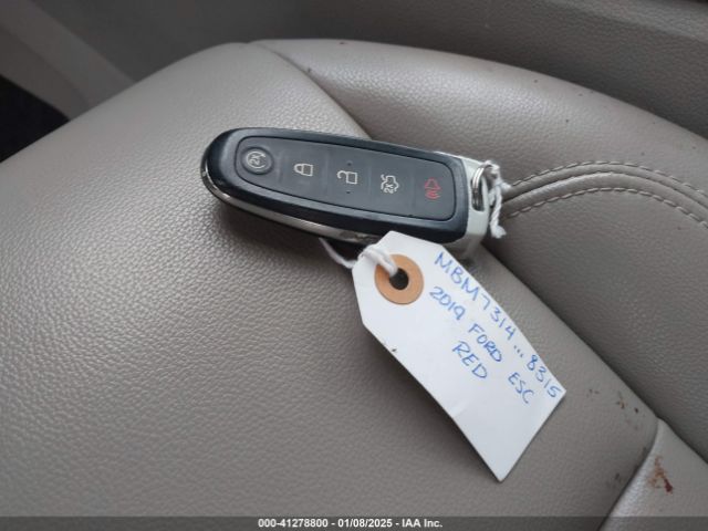 1FMCU0HD3KUA18315 Ford ESCAPE SEL