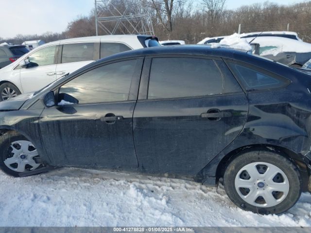 1FADP3E28HL221418 Ford FOCUS S