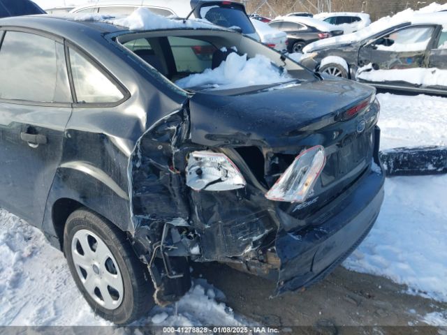 1FADP3E28HL221418 Ford FOCUS S