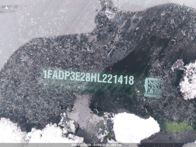 1FADP3E28HL221418 Ford FOCUS S