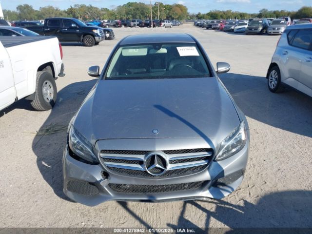 55SWF4JB8FU053828 Mercedes-Benz C 300 Luxury/sport