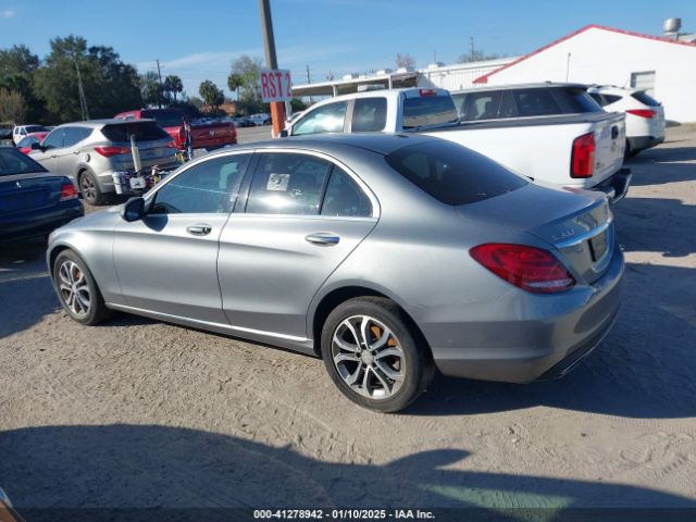 55SWF4JB8FU053828 Mercedes-Benz C 300 Luxury/sport