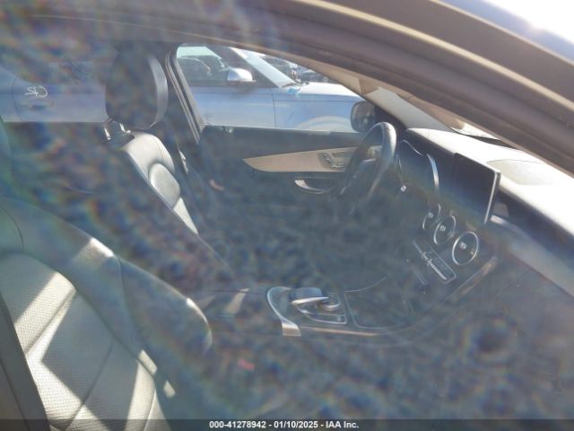 55SWF4JB8FU053828 Mercedes-Benz C 300 Luxury/sport