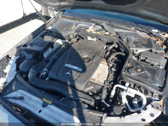 55SWF4JB8FU053828 Mercedes-Benz C 300 Luxury/sport