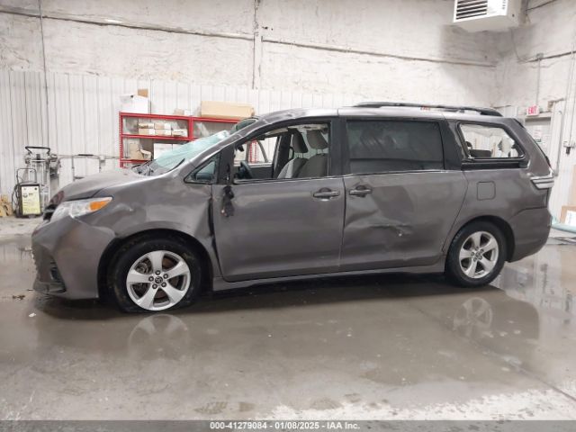 5TDKZ3DC1LS048256 Toyota SIENNA LE