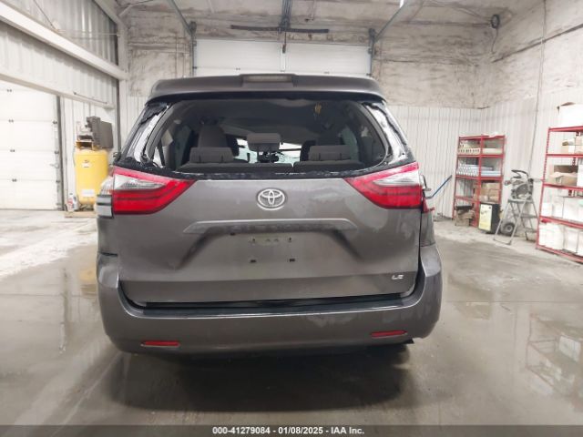 5TDKZ3DC1LS048256 Toyota SIENNA LE
