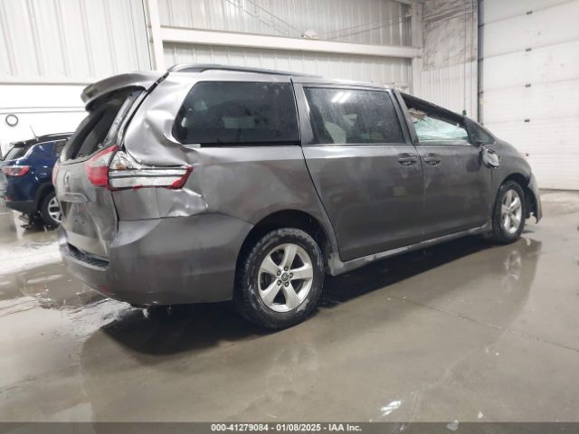 5TDKZ3DC1LS048256 Toyota SIENNA LE