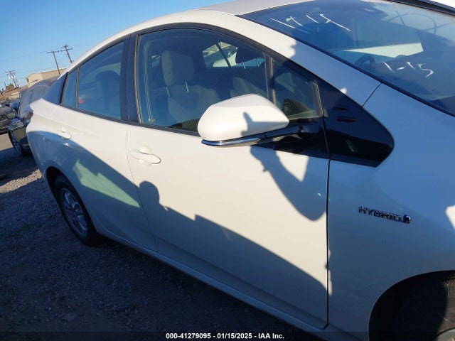 JTDKARFU0H3530936 Toyota Prius Three