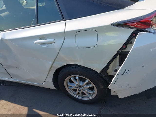 JTDKARFU0H3530936 Toyota Prius Three
