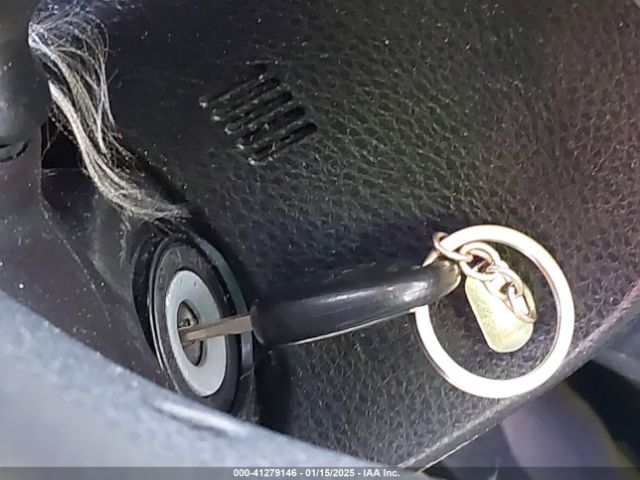 2T1BURHE9HC758079 Toyota COROLLA L