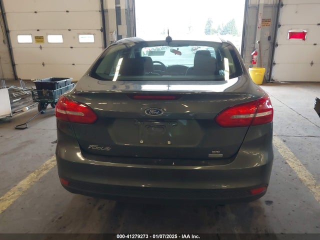 Ford FOCUS SE 2018 1FADP3FE0JL271437 Image 17