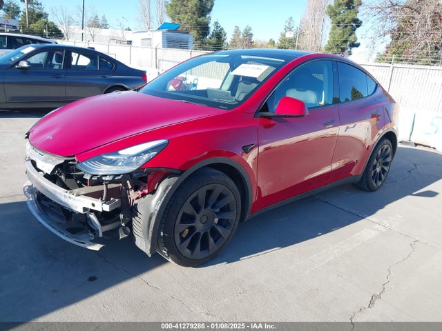 2021 TESLA MODEL Y 5YJYGDEE2MF213405 Photo 1