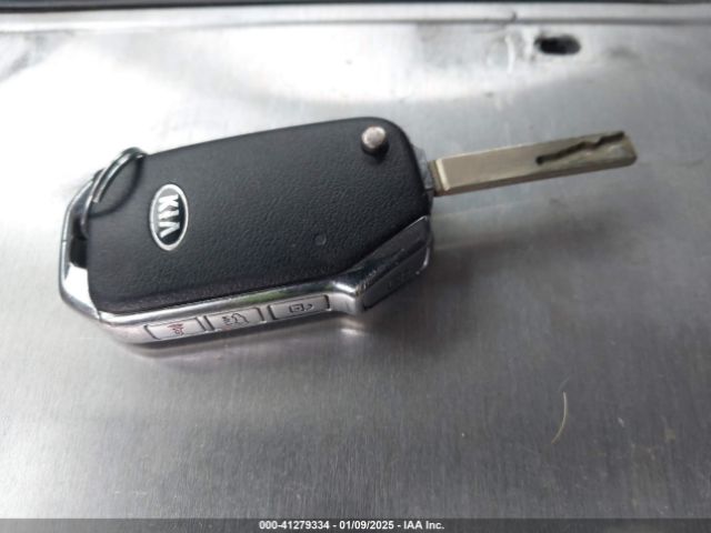 KNDJ63AU2L7022261 KIA Soul Gt-line