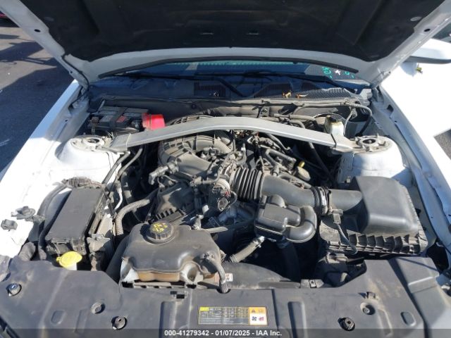 1ZVBP8EM8E5228964 Ford Mustang V6 Premium