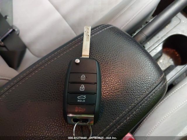3KPA25AD4ME431418 KIA Rio 5-door S