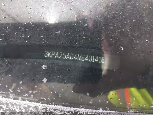 3KPA25AD4ME431418 KIA Rio 5-door S