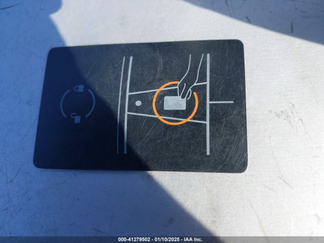 5YJ3E1EB8NF256829 Tesla MODEL 3