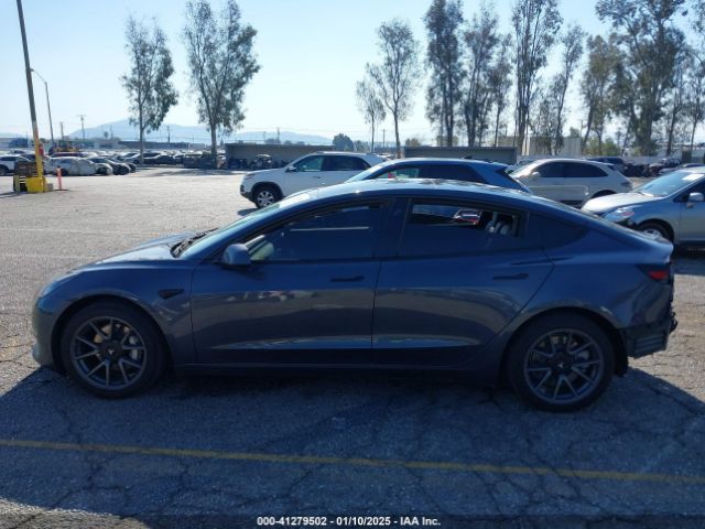 5YJ3E1EB8NF256829 Tesla MODEL 3