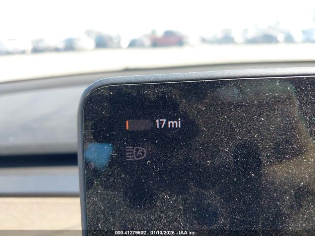 5YJ3E1EB8NF256829 Tesla MODEL 3