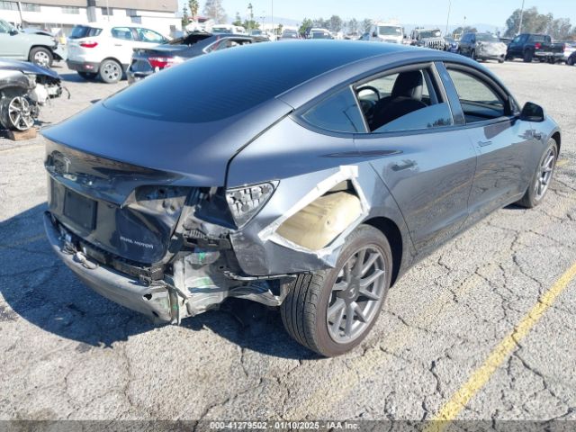 5YJ3E1EB8NF256829 Tesla MODEL 3
