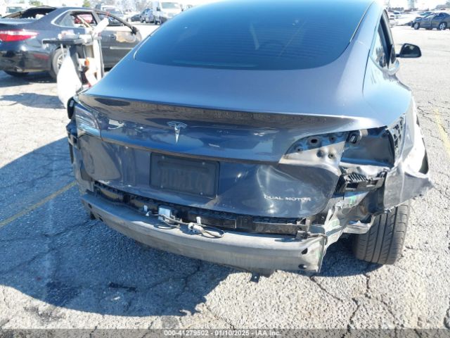5YJ3E1EB8NF256829 Tesla MODEL 3
