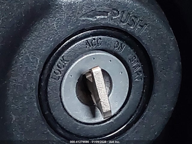 5YFBURHE9KP939125 Toyota COROLLA LE