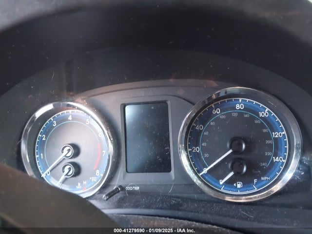 5YFBURHE9KP939125 Toyota COROLLA LE