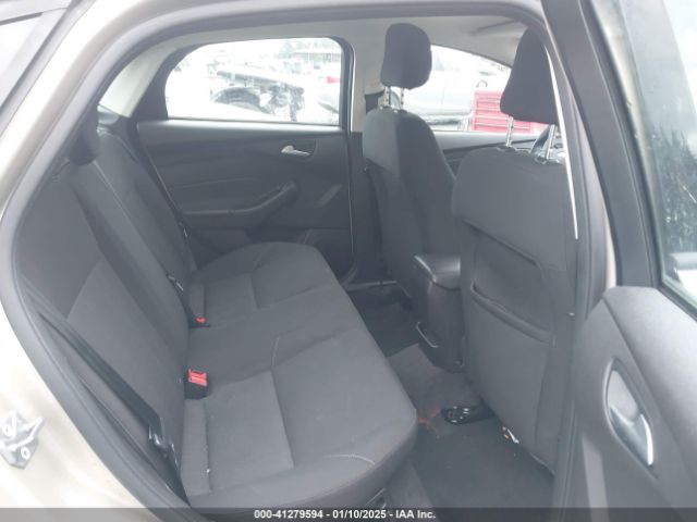 1FADP3FE6JL231105 Ford FOCUS SE
