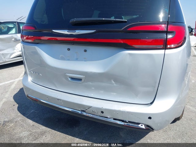 Chrysler Pacifica Touring L 2024 2C4RC1BG3RR149908 Image 6