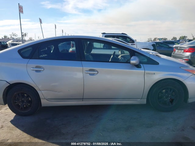 Toyota Prius 2015 JTDKN3DU7F1945359 Image 13
