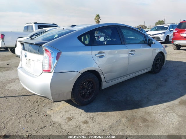 JTDKN3DU7F1945359 Toyota Prius