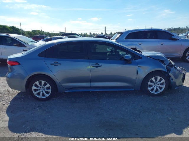 Toyota COROLLA LE 2022 JTDEPMAE3NJ223136 Image 13