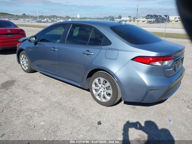 Toyota COROLLA LE 2022 JTDEPMAE3NJ223136 Image 3