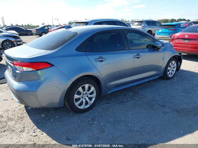 Toyota COROLLA LE 2022 JTDEPMAE3NJ223136 Image 4