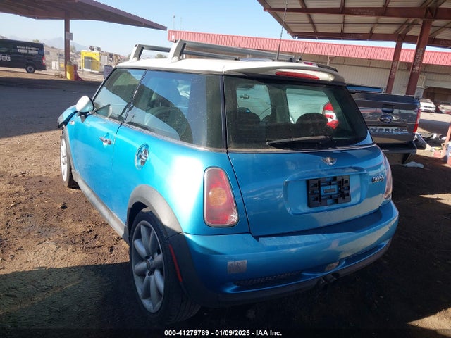 2004 MINI COOPER S WMWRE33464TD87781 Photo 2