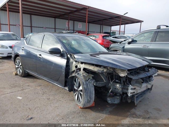 2019 1N4BL4EV1KC242203 main image